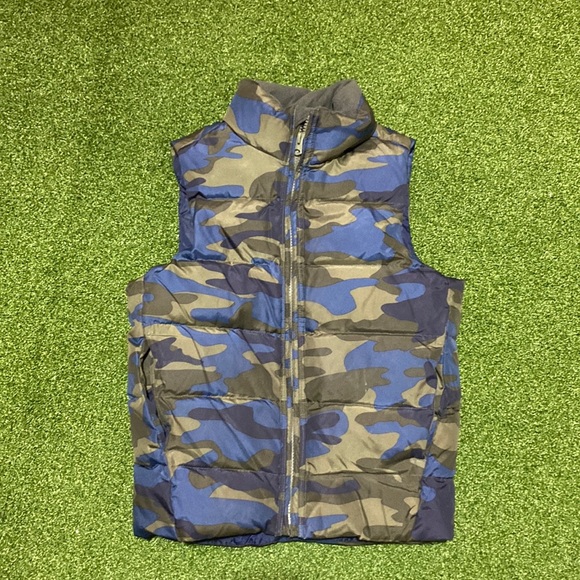 GAP full zip Puffer vest camo with pockets size small boys - Picture 1 of 7